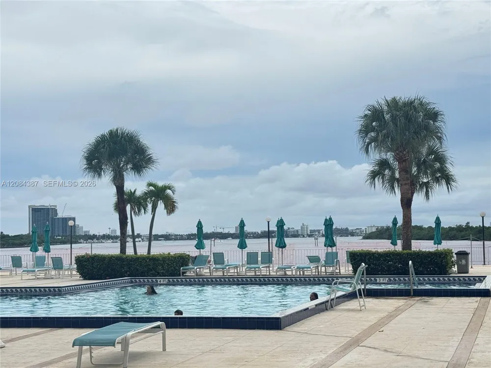 300 NE Bayview Dr #501 Sunny Isles Beach, FL 33160