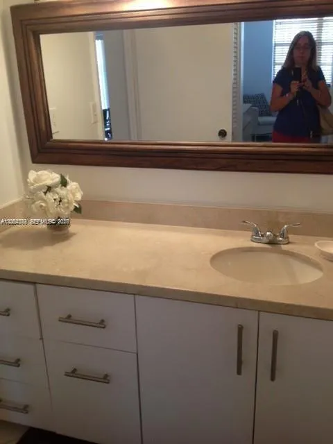 300 NE Bayview Dr #501 Sunny Isles Beach, FL 33160