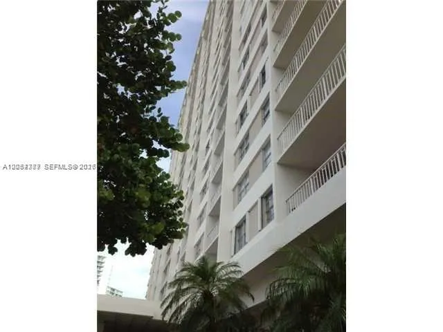 300 NE Bayview Dr #501 Sunny Isles Beach, FL 33160