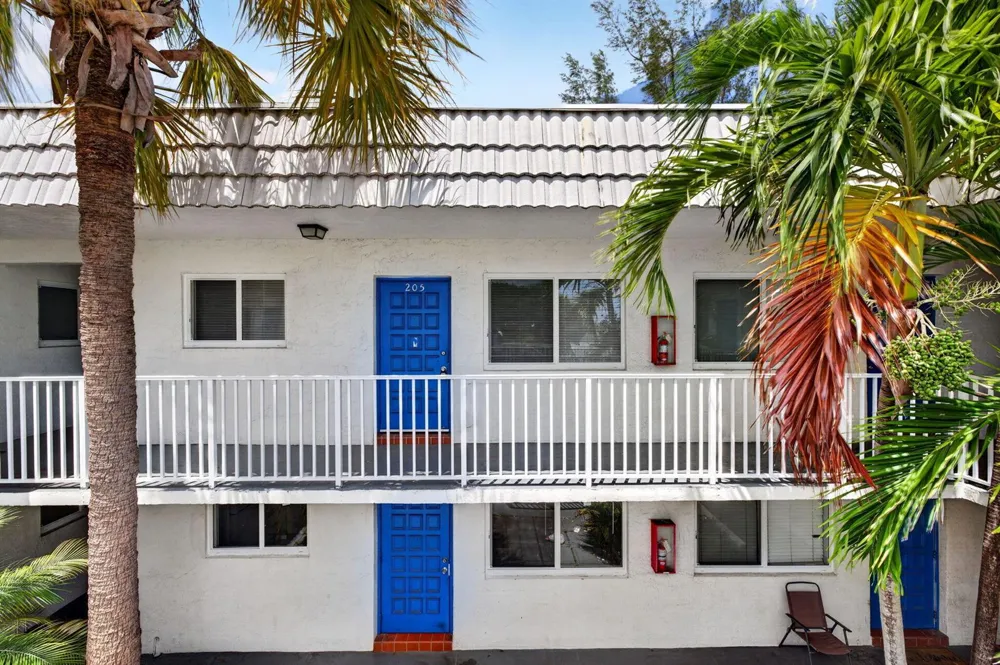 1007 W PROSPECT #205 Fort Lauderdale, FL 33309
