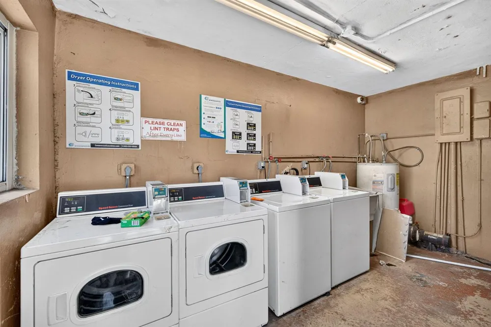 1007 W PROSPECT #205 Fort Lauderdale, FL 33309