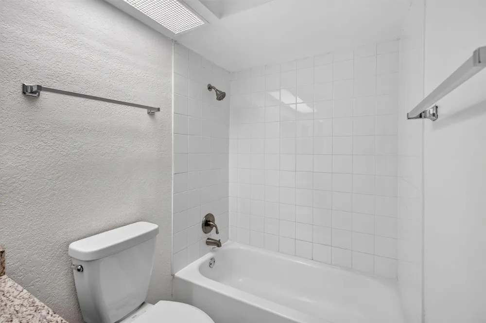 1007 W PROSPECT #205 Fort Lauderdale, FL 33309