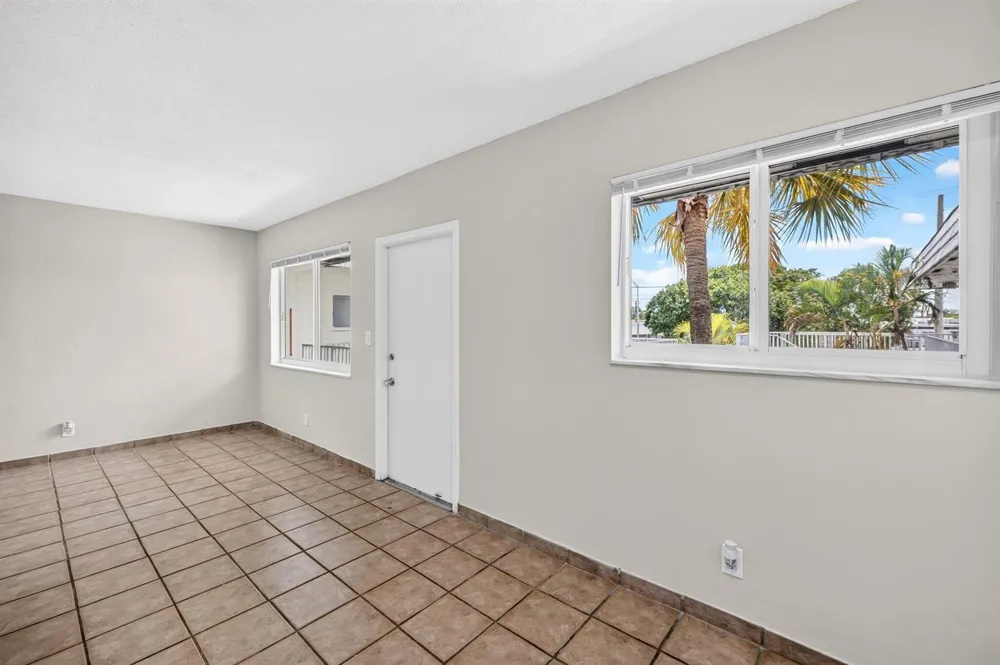 1007 W PROSPECT #205 Fort Lauderdale, FL 33309