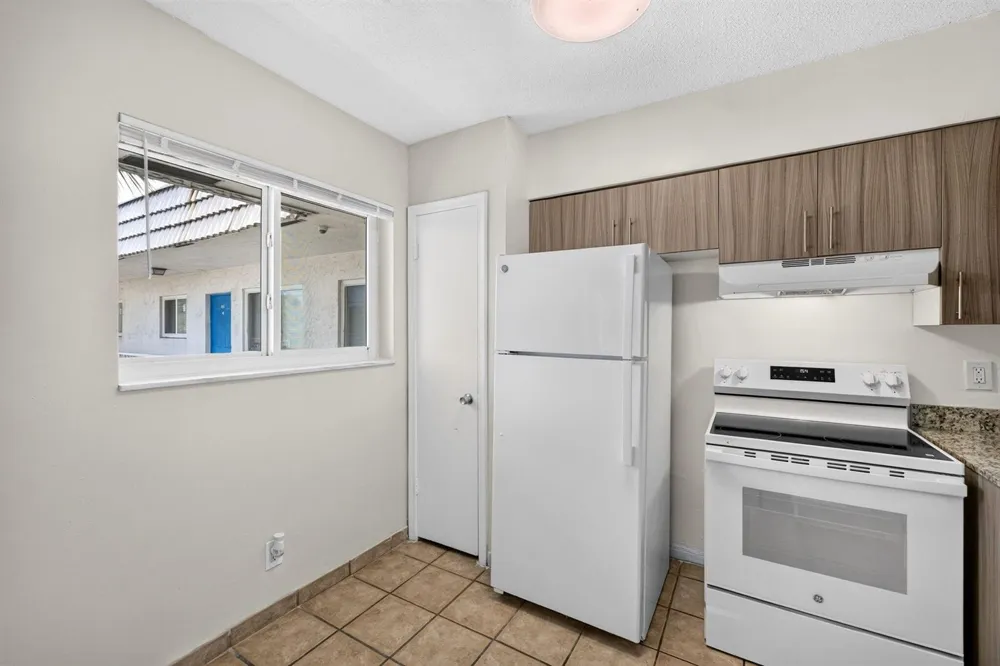 1007 W PROSPECT #205 Fort Lauderdale, FL 33309