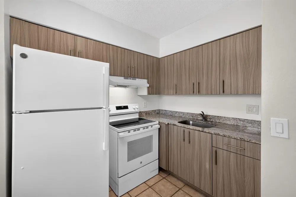 1007 W PROSPECT #205 Fort Lauderdale, FL 33309