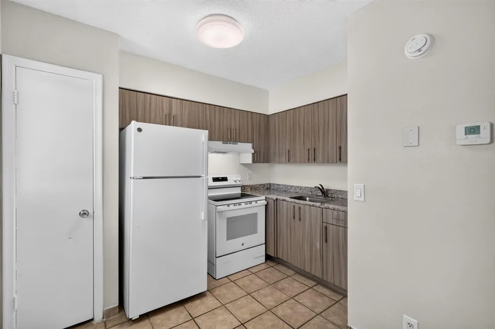 1007 W PROSPECT #205 Fort Lauderdale, FL 33309