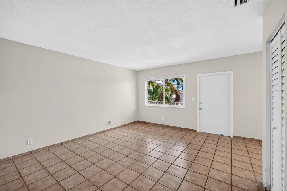 1007 W PROSPECT #205 Fort Lauderdale, FL 33309