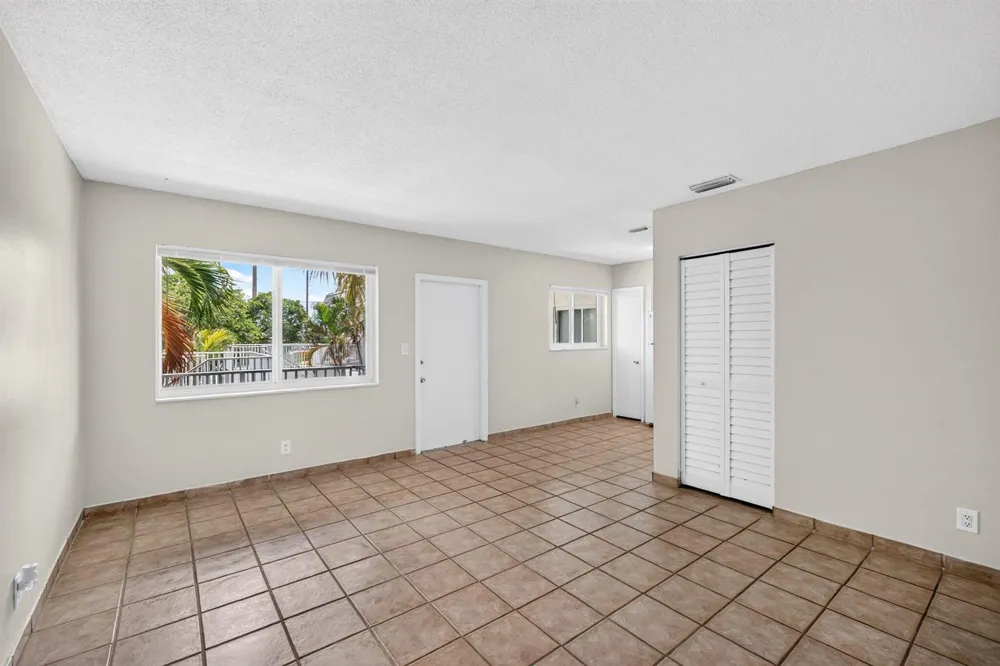 1007 W PROSPECT #205 Fort Lauderdale, FL 33309