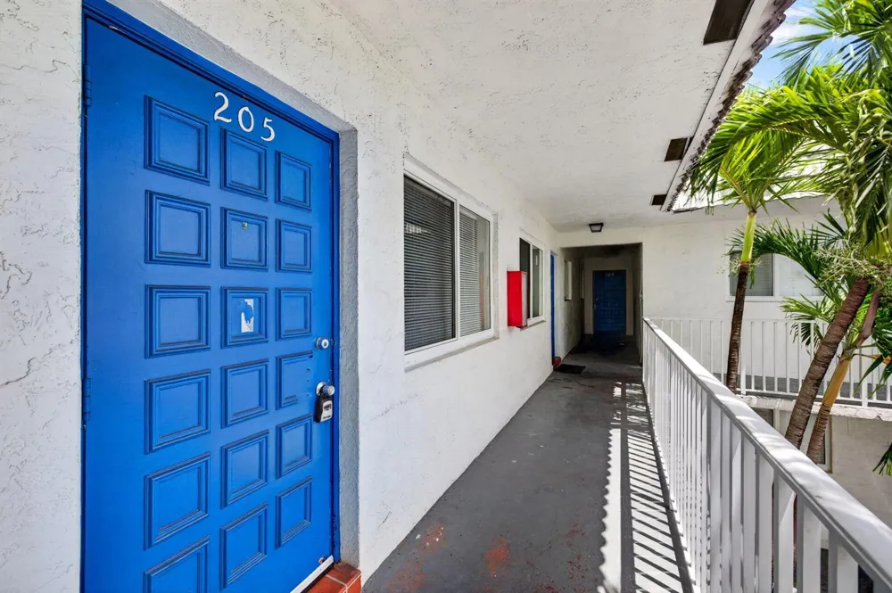 1007 W PROSPECT #205 Fort Lauderdale, FL 33309