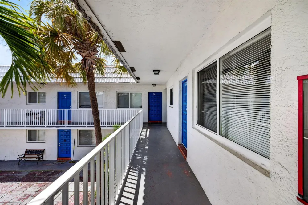 1007 W PROSPECT #205 Fort Lauderdale, FL 33309