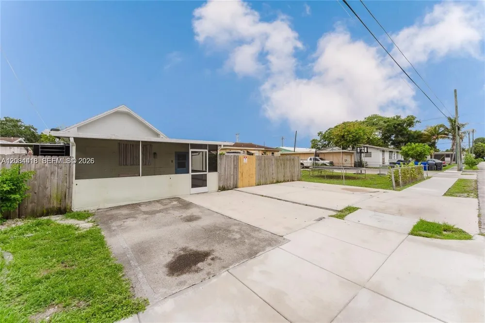 5737 Grant St #2 Hollywood, FL 33021