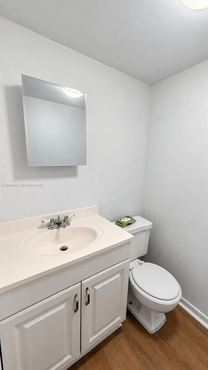 1990 Marseille Dr #407 Miami Beach, FL 33141