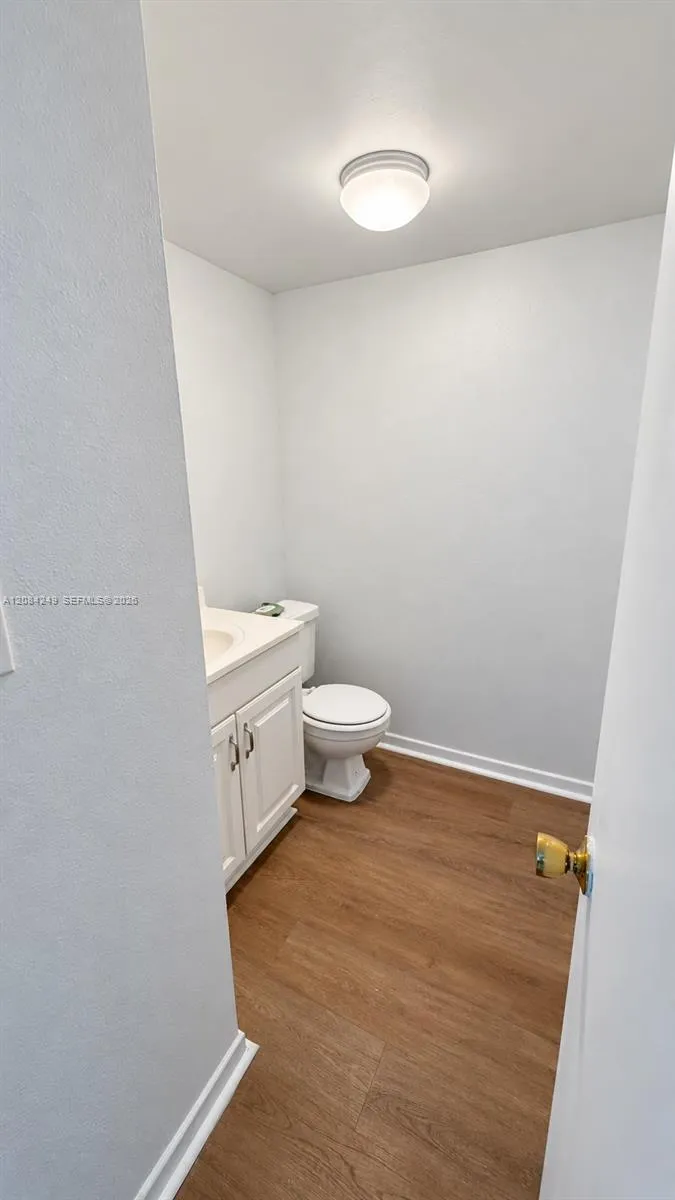 1990 Marseille Dr #407 Miami Beach, FL 33141