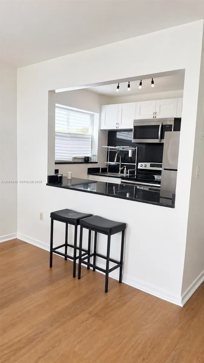 1990 Marseille Dr #407 Miami Beach, FL 33141