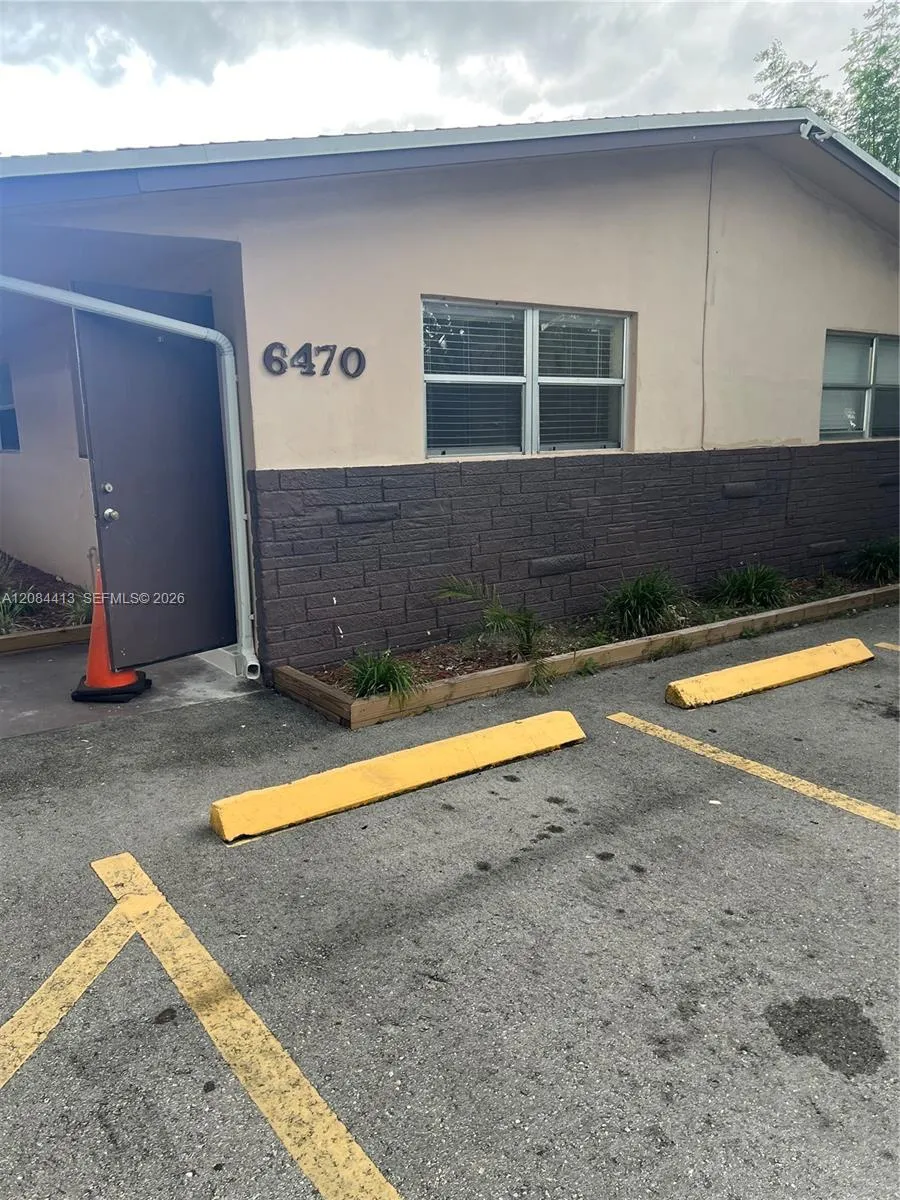 6470 NW 20th Ct #2r Sunrise, FL 33313