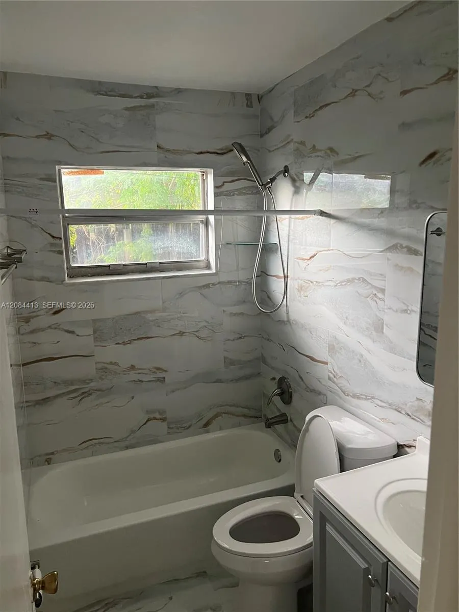 6470 NW 20th Ct #2r Sunrise, FL 33313