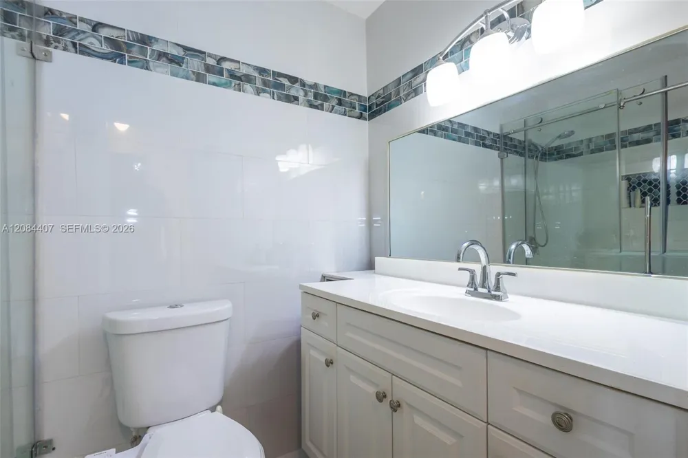 6100 NW 44th St #405 Lauderhill, FL 33319