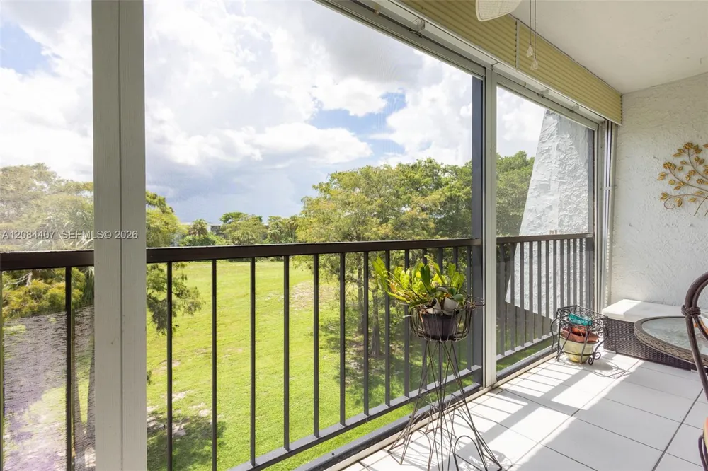 6100 NW 44th St #405 Lauderhill, FL 33319