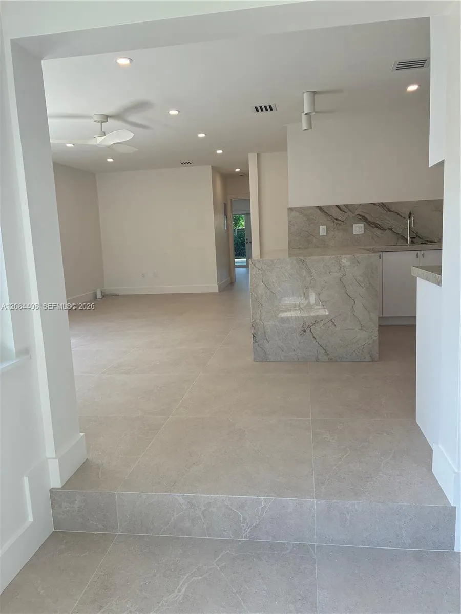 936 SW 19th St Fort Lauderdale, FL 33315