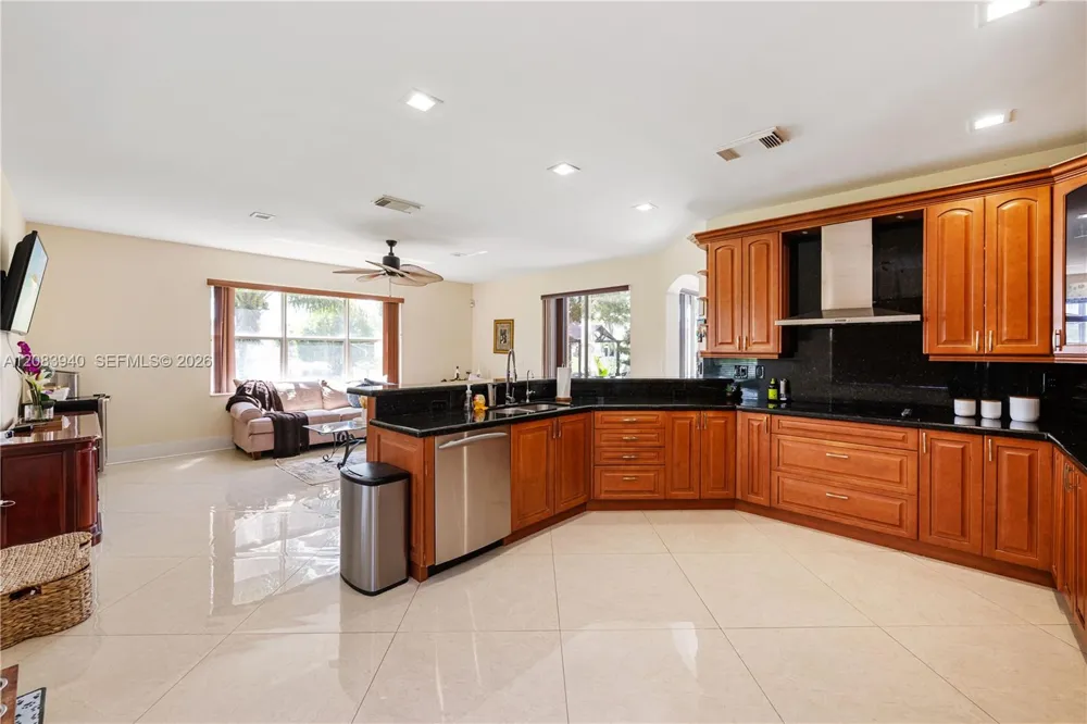18806 NW 23rd Pl Pembroke Pines, FL 33029