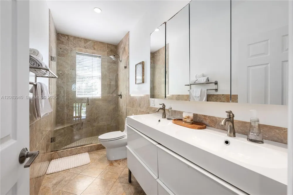18806 NW 23rd Pl Pembroke Pines, FL 33029