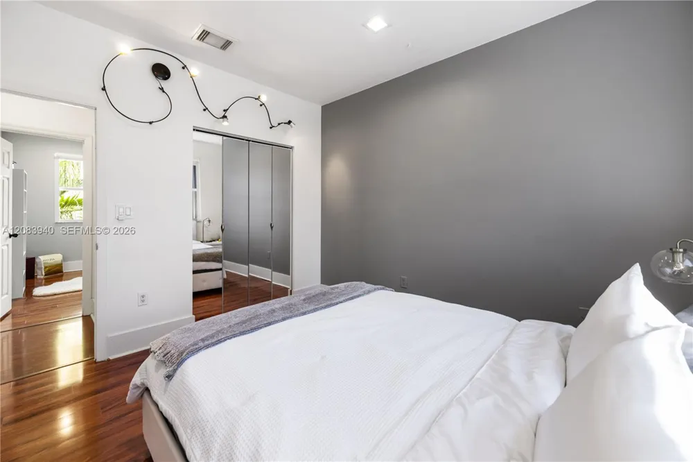 18806 NW 23rd Pl Pembroke Pines, FL 33029
