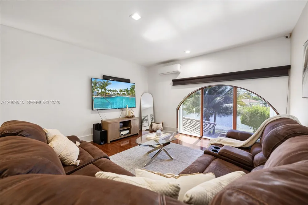 18806 NW 23rd Pl Pembroke Pines, FL 33029