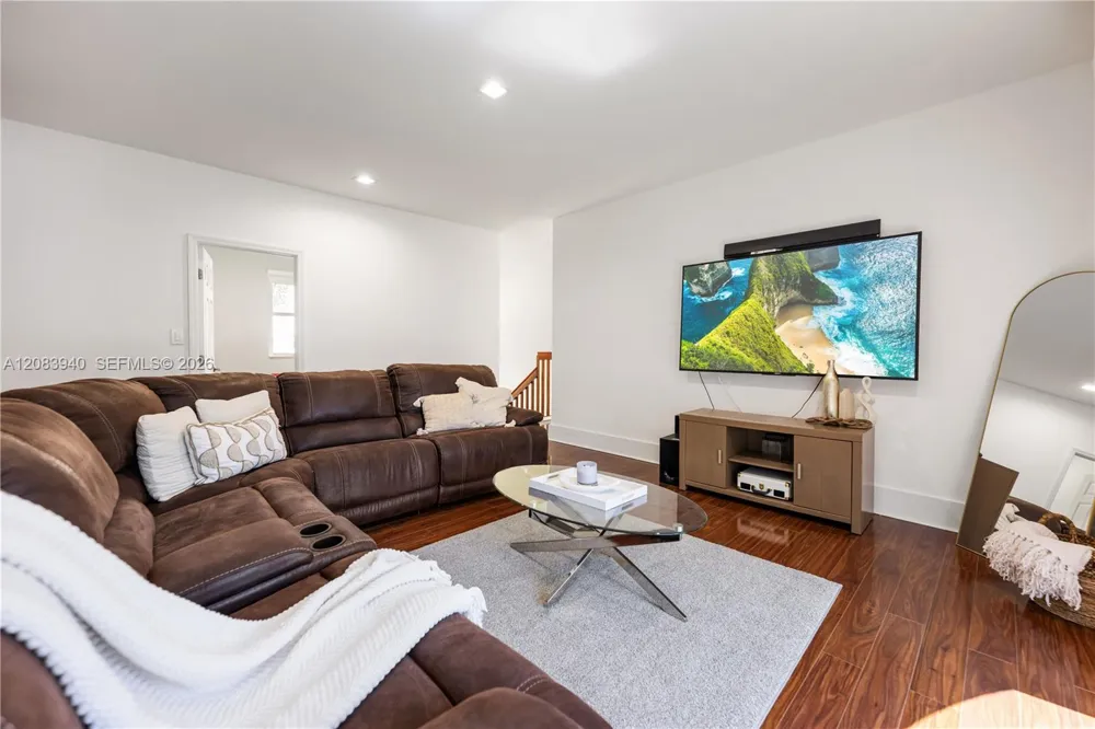 18806 NW 23rd Pl Pembroke Pines, FL 33029