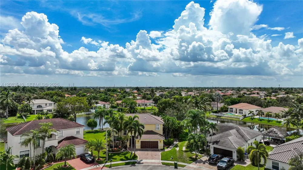 18806 NW 23rd Pl Pembroke Pines, FL 33029