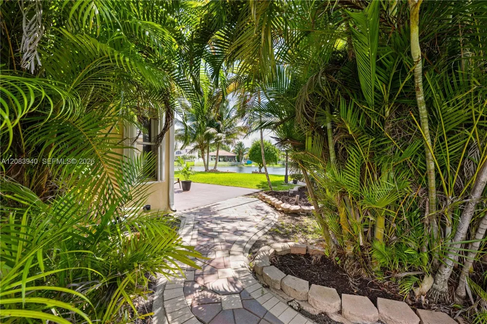 18806 NW 23rd Pl Pembroke Pines, FL 33029