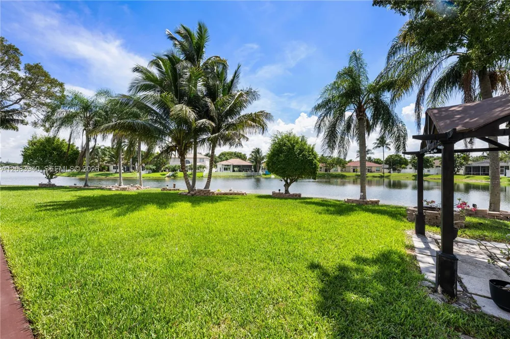 18806 NW 23rd Pl Pembroke Pines, FL 33029