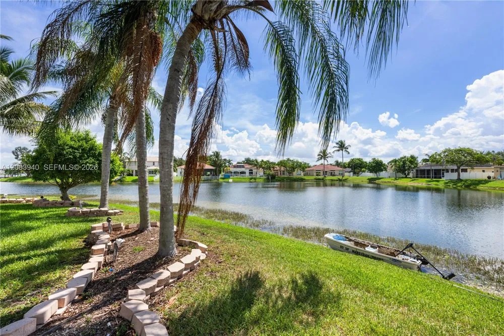 18806 NW 23rd Pl Pembroke Pines, FL 33029