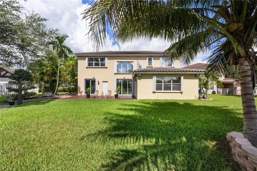 18806 NW 23rd Pl Pembroke Pines, FL 33029