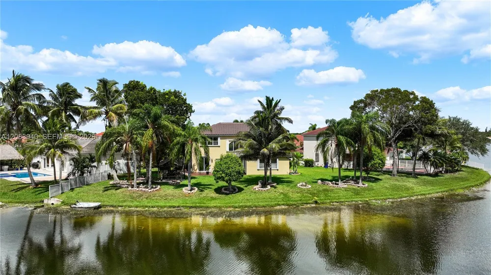 18806 NW 23rd Pl Pembroke Pines, FL 33029