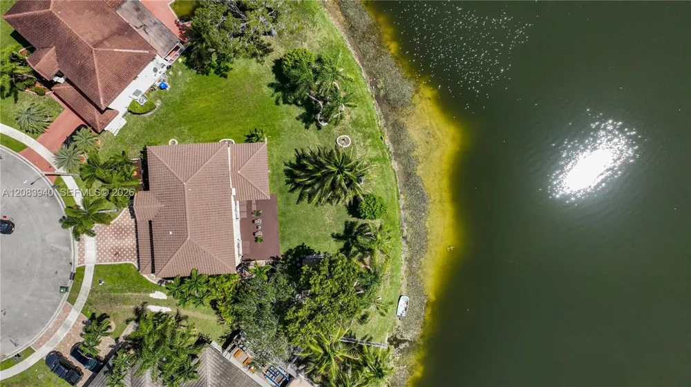 18806 NW 23rd Pl Pembroke Pines, FL 33029
