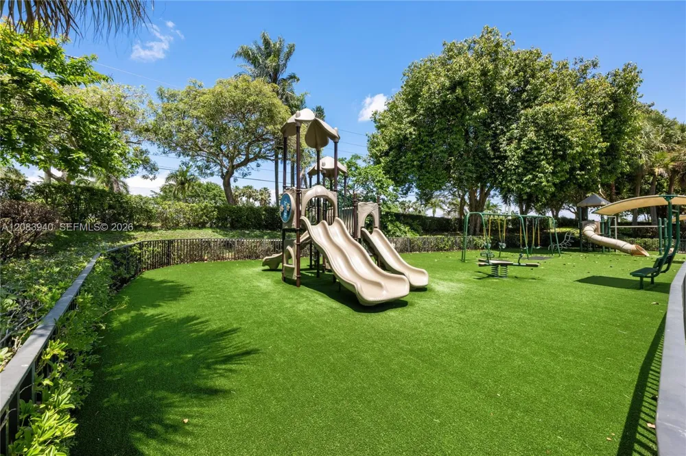 18806 NW 23rd Pl Pembroke Pines, FL 33029