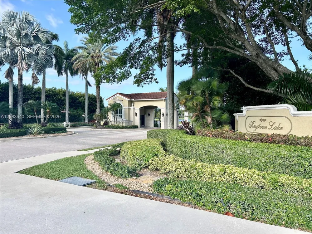 18806 NW 23rd Pl Pembroke Pines, FL 33029