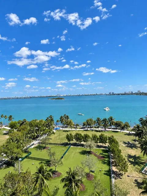 1800 Bayshore Dr #612