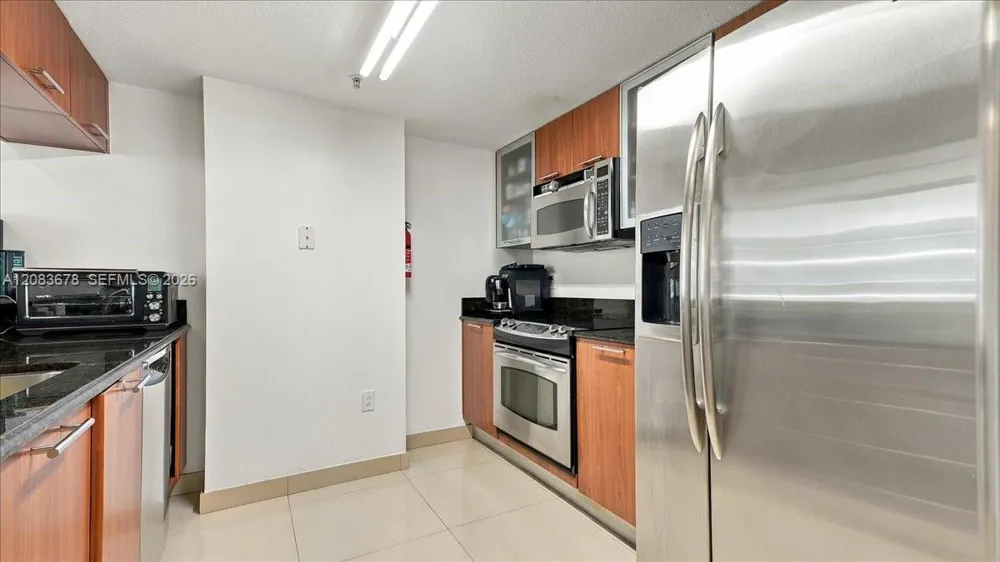 1800 Bayshore Dr #612 Miami, FL 33132