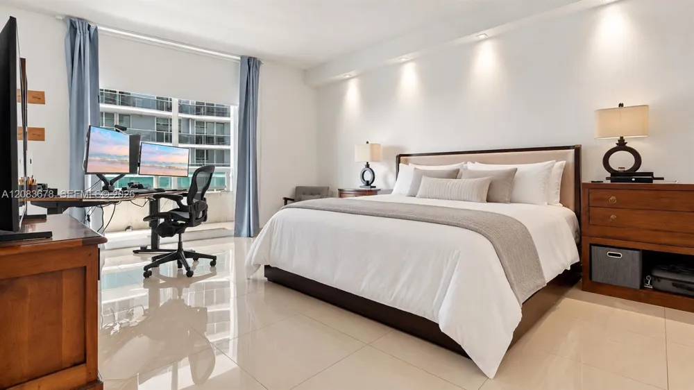 1800 Bayshore Dr #612 Miami, FL 33132