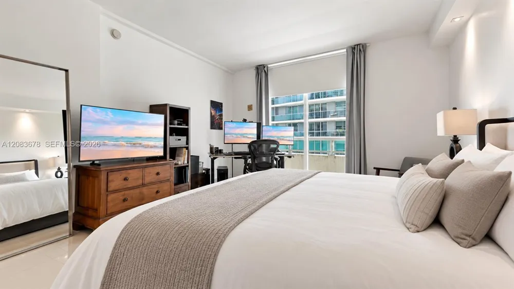 1800 Bayshore Dr #612 Miami, FL 33132
