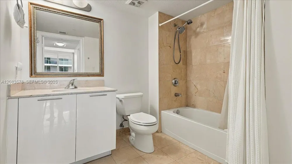 1800 Bayshore Dr #612 Miami, FL 33132