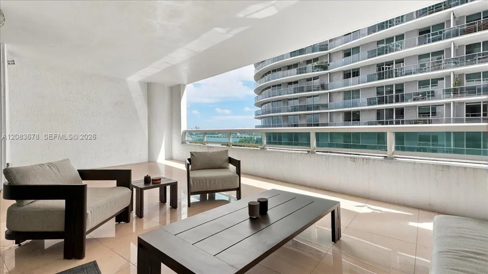 1800 Bayshore Dr #612 Miami, FL 33132