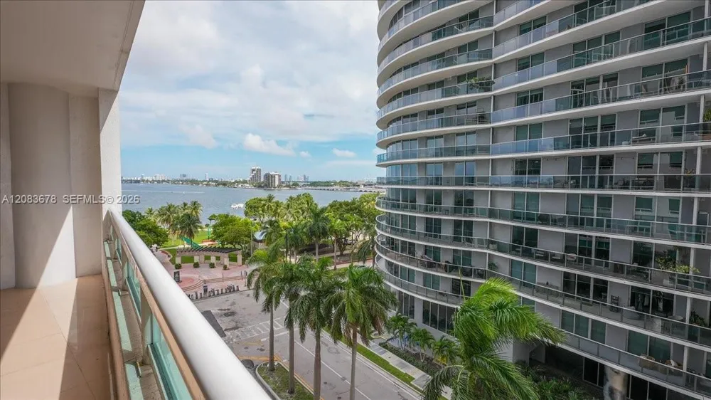 1800 Bayshore Dr #612 Miami, FL 33132