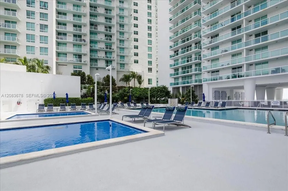 1800 Bayshore Dr #612 Miami, FL 33132