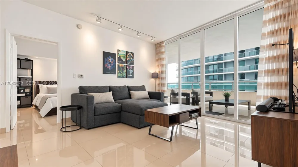 1800 Bayshore Dr #612 Miami, FL 33132