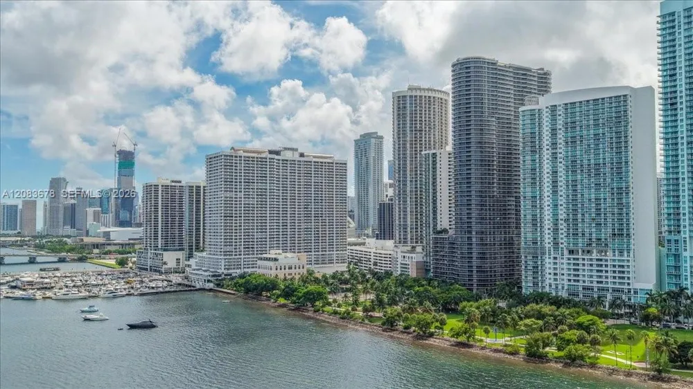 1800 Bayshore Dr #612 Miami, FL 33132