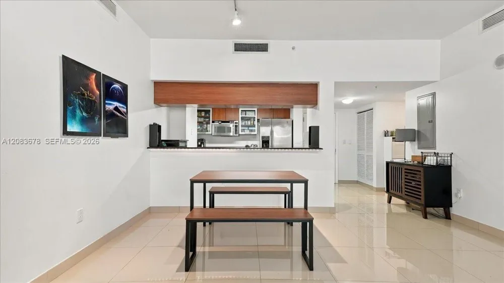 1800 Bayshore Dr #612 Miami, FL 33132