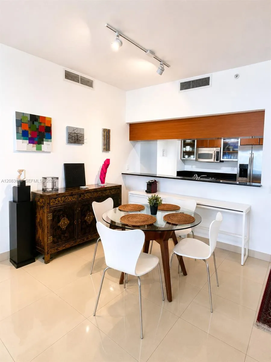 1800 Bayshore Dr #612 Miami, FL 33132