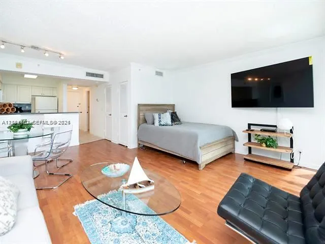 2501 S Ocean Dr #412 Hollywood, FL 33019